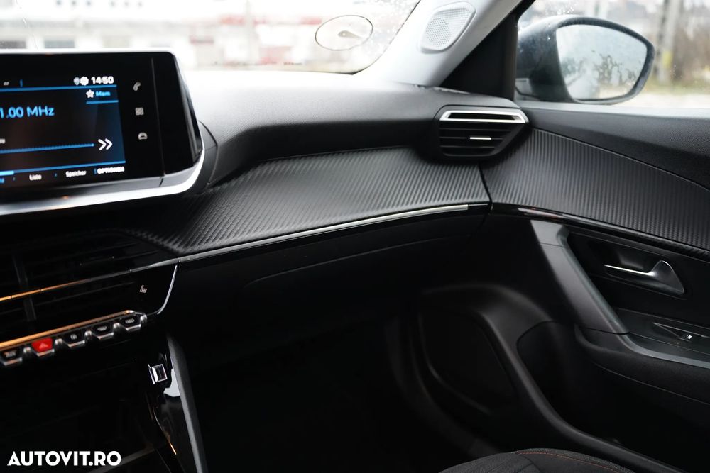 Peugeot 2008 PureTech 130 EAT8 GT Pack - 18