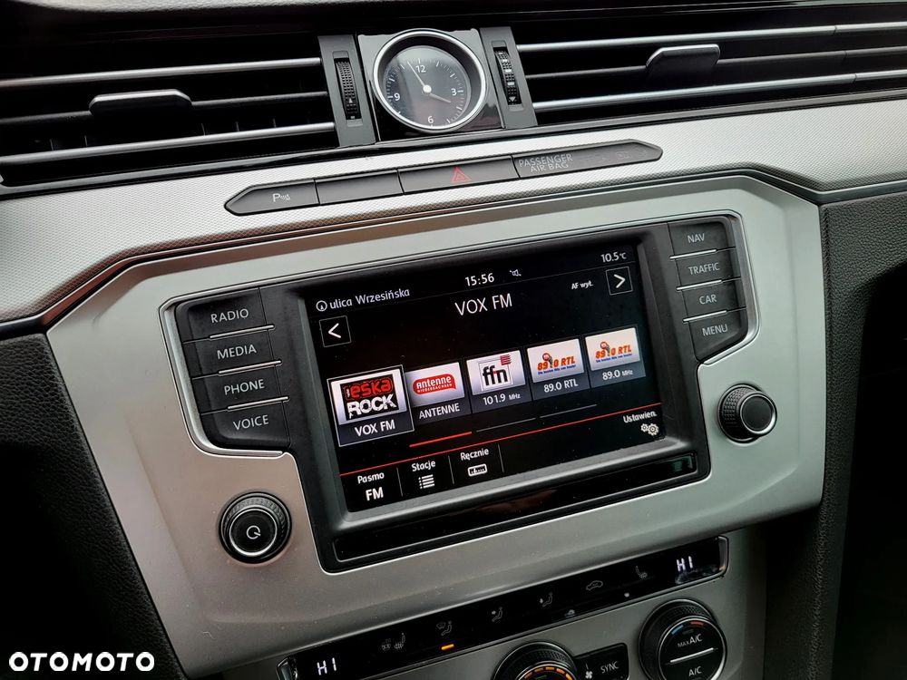 Volkswagen Passat - 33