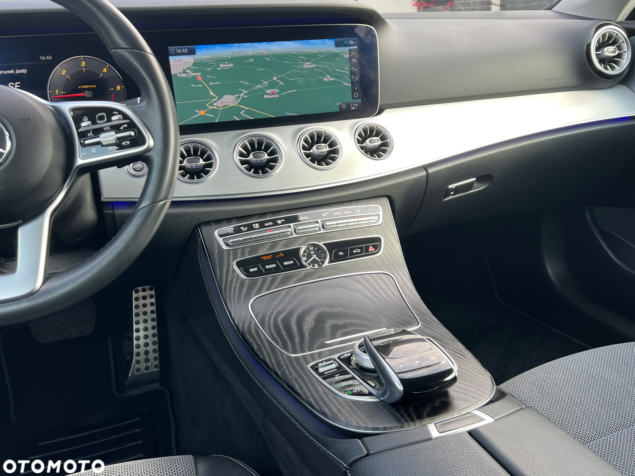Mercedes-Benz Klasa E 220 d Coupe 9G-TRONIC - 30