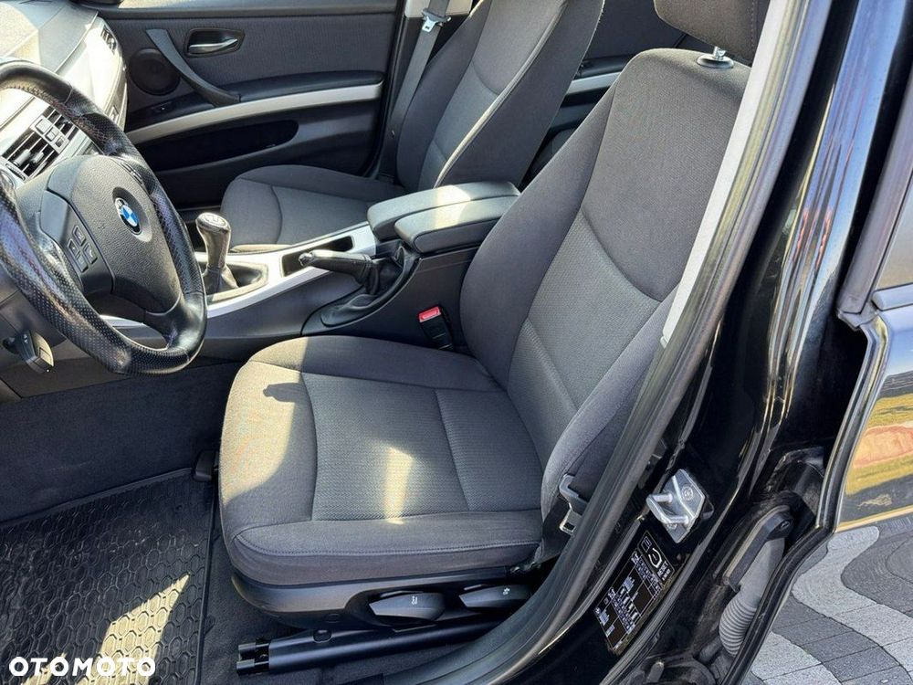 BMW Seria 3 318d DPF Edition Lifestyle - 29