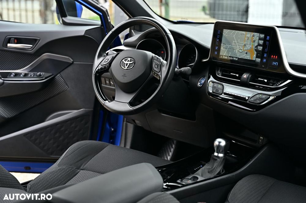 Toyota C-HR Lounge - 25