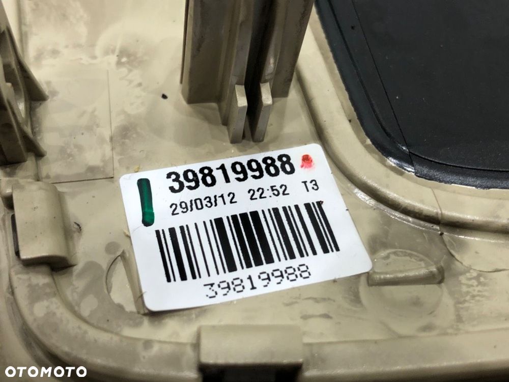 LAMPA SUFITOWA  VOLVO V60 I (155, 157) 2010 - 2018 D3 / D4 120 kW [163 KM] olej napędowy 2010 - - 4