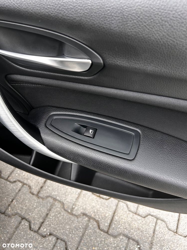 BMW Seria 1 118i Sport Line - 19