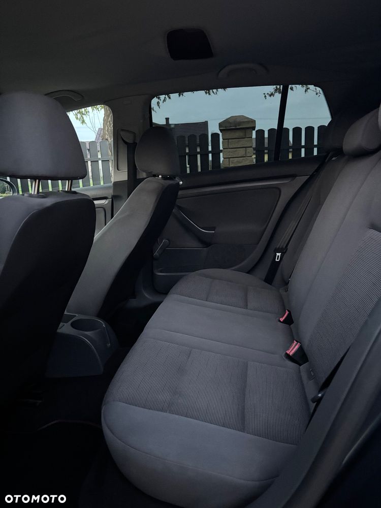 Volkswagen Golf 1.6 FSI Trendline - 10