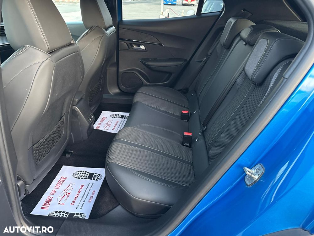 Peugeot 2008 PureTech 130 EAT8 GT Exclusive - 29