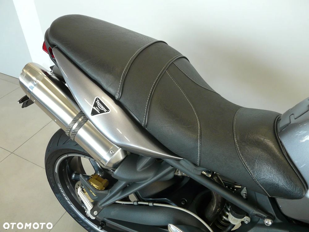 Triumph Street Triple - 11