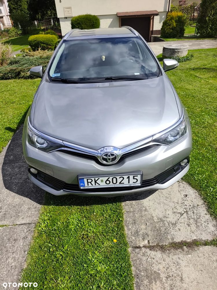 Toyota Auris 1.6 Premium Comfort - 2