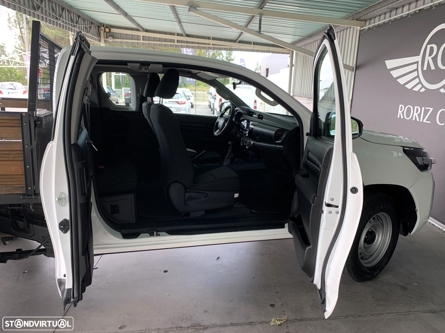 Toyota Hilux 2.4 D-4D 2WD CD Tracker - 12