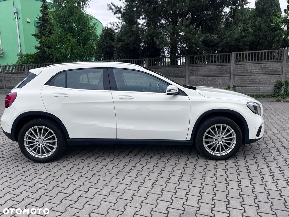 Mercedes-Benz GLA 200 7G-DCT Urban