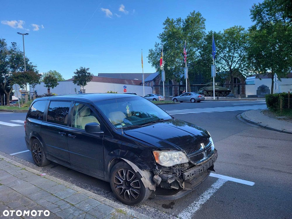 Dodge Grand Caravan - 2