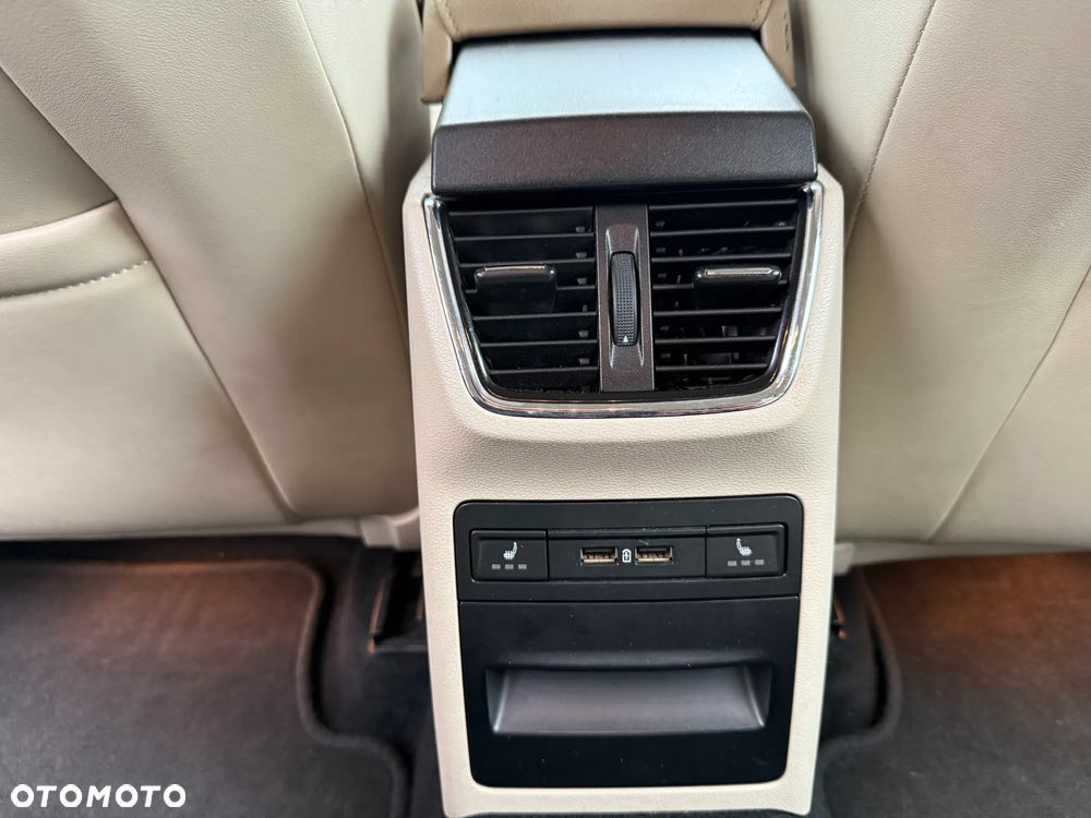 Skoda Octavia 2.0 TDI 4x4 Elegance DSG - 11