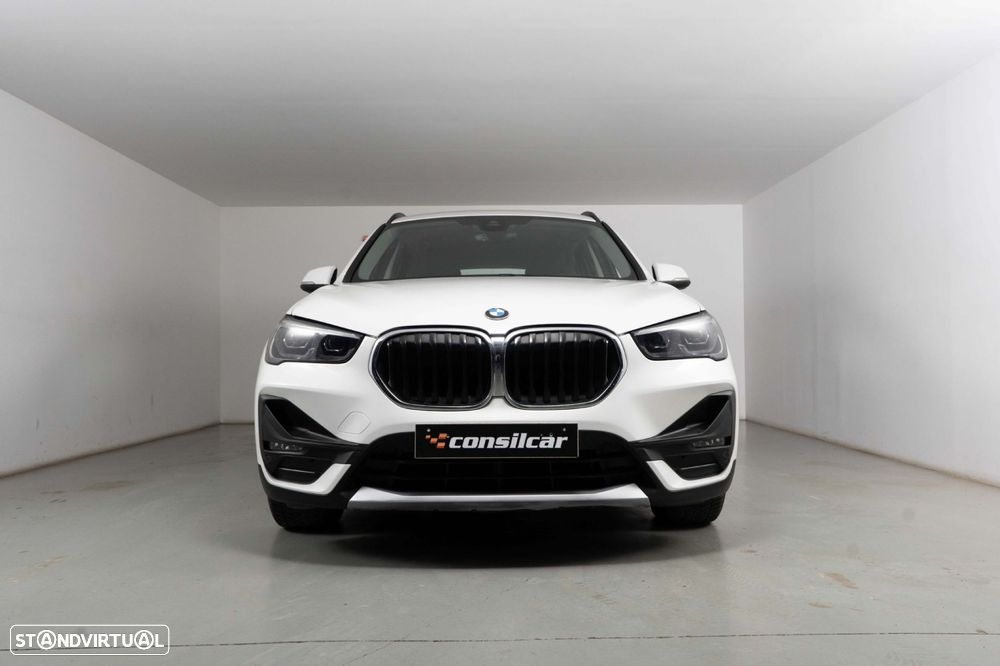 BMW X1 25 e xDrive Corporate Edition - 3