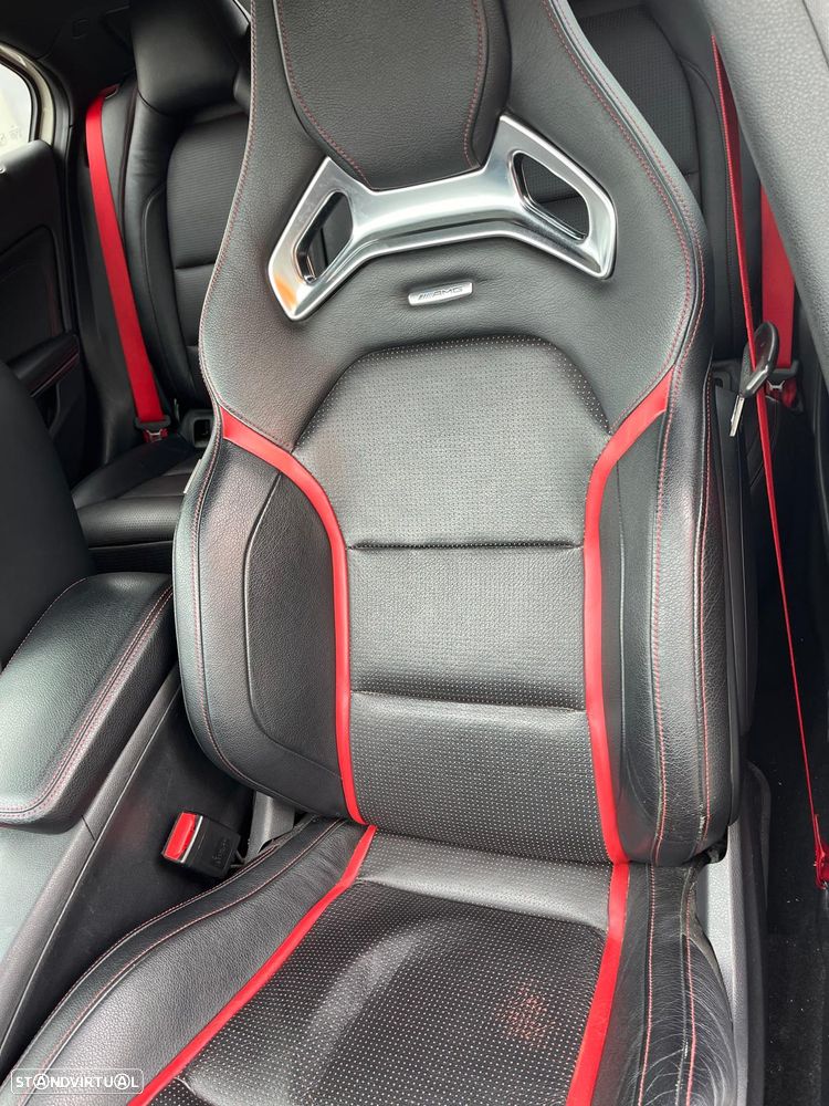 Mercedes-Benz A 45 AMG 4Matic Speedshift 7G-DCT PETRONAS 2015 World Champion Edition - 17