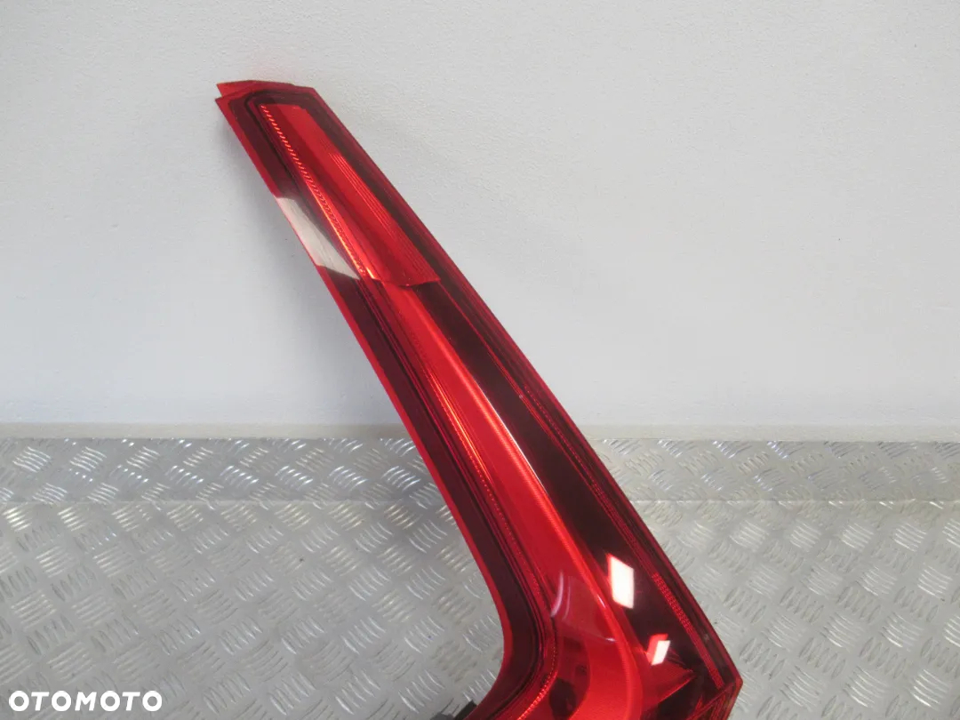 LAMPA TYLNA TYŁ LEWA VOLVO V90 LED 2016- - 8