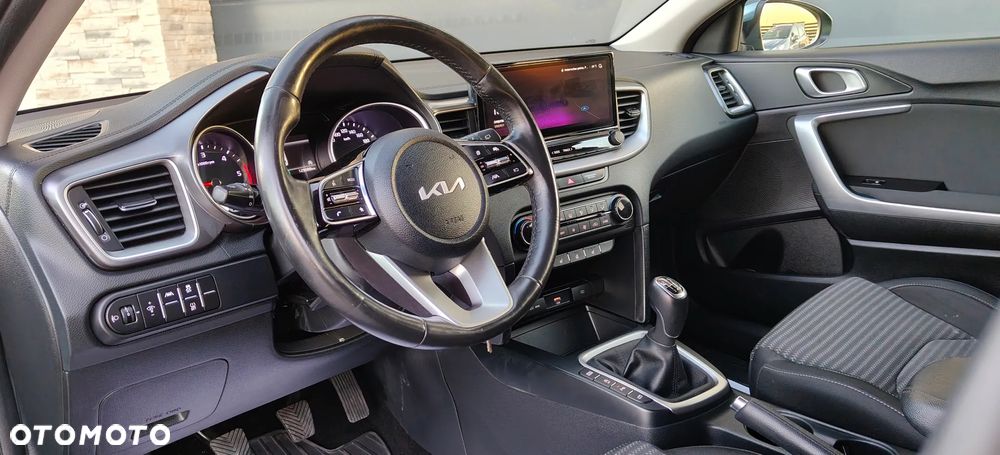 Kia Ceed ver-1-6-crdi-mhev-business-line - 18