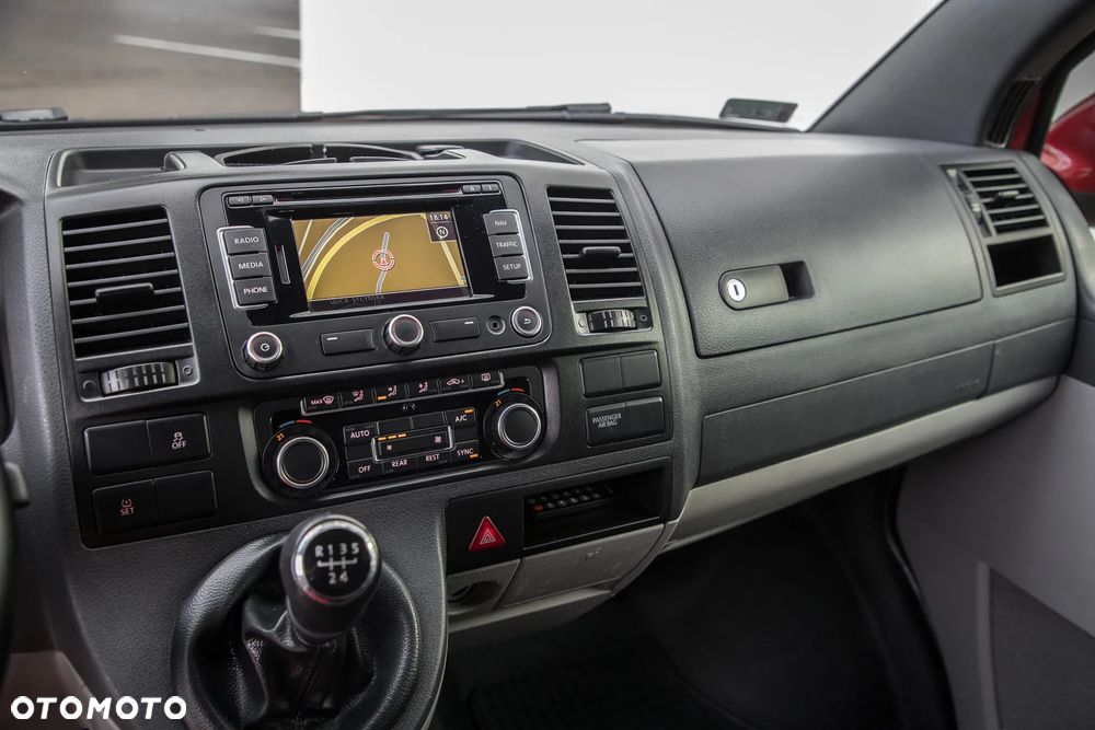 Volkswagen Caravelle - 19