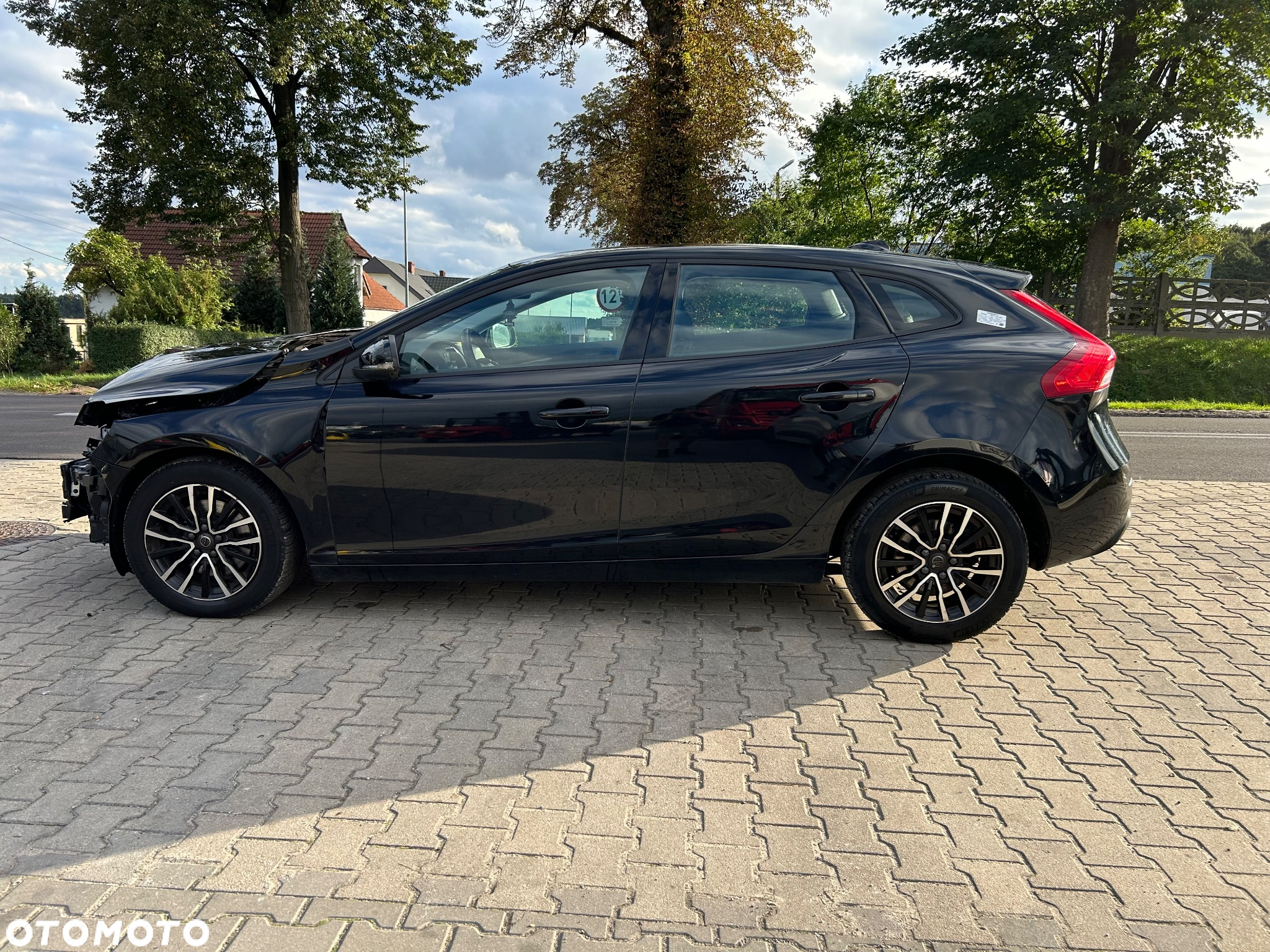 Volvo V40 - 24