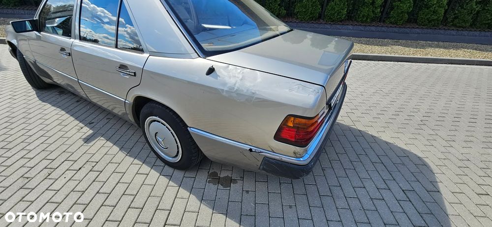 Mercedes-Benz W124 (1984-1993) - 13