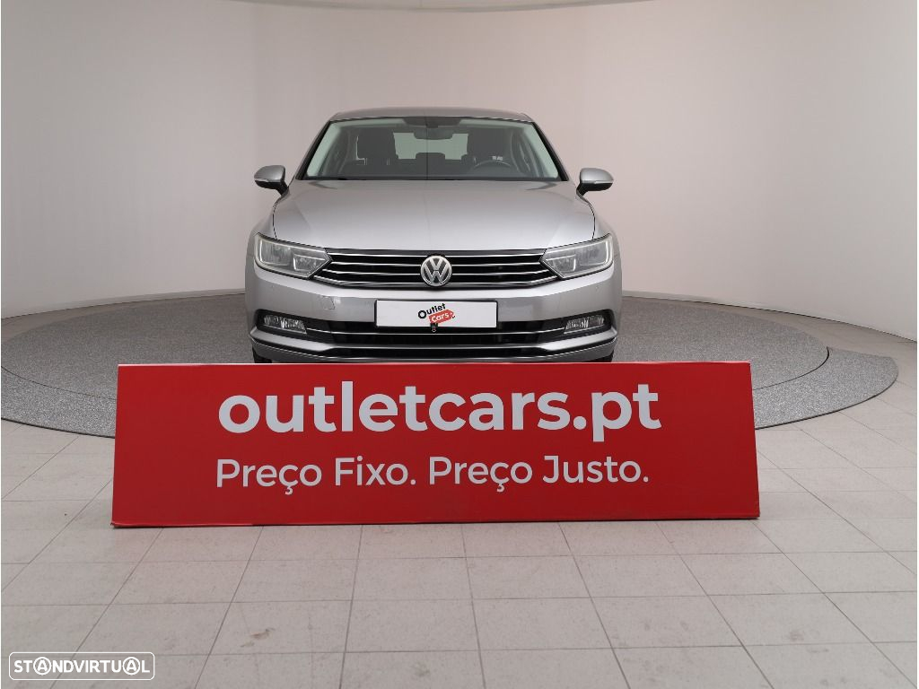 VW Passat 2.0 TDI Confortline - 10