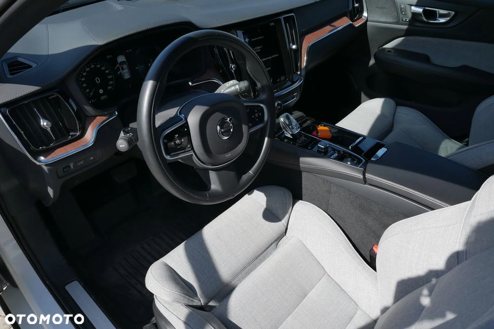 Volvo V60 T6 AWD Recharge Geartronic Inscription - 20
