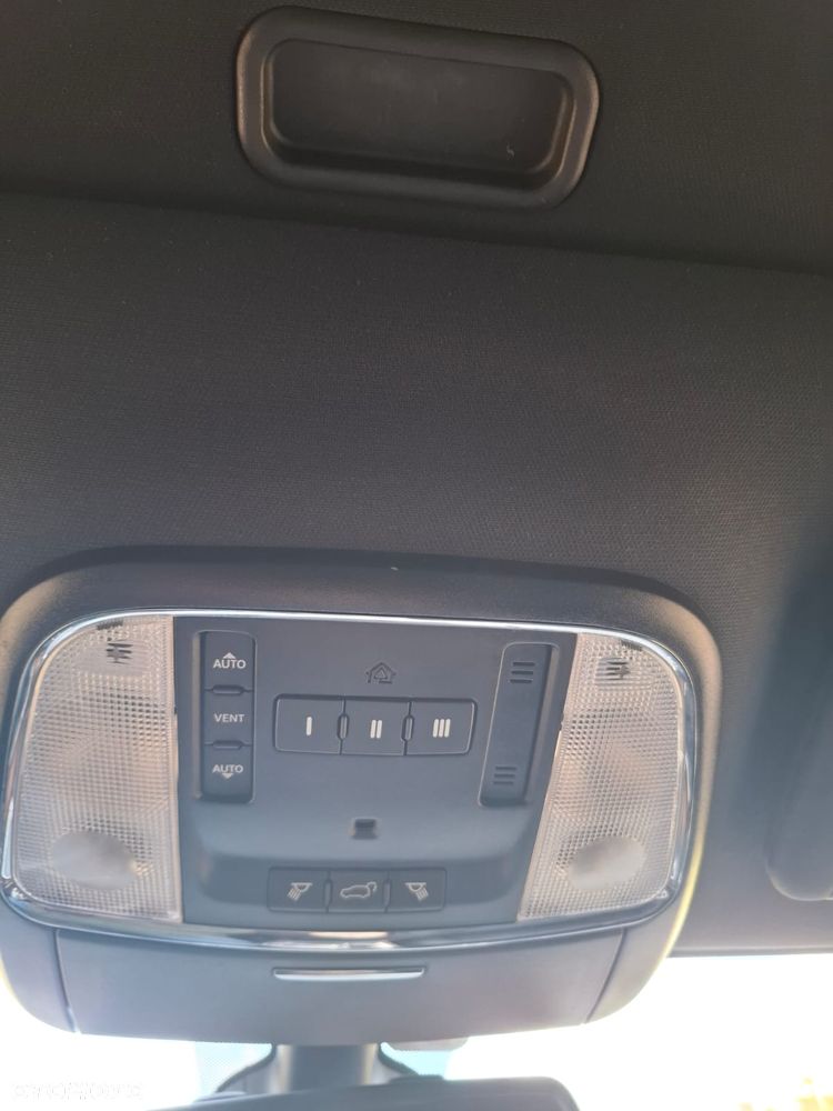 Jeep Grand Cherokee 5.7 V8 HEMI Overland - 14