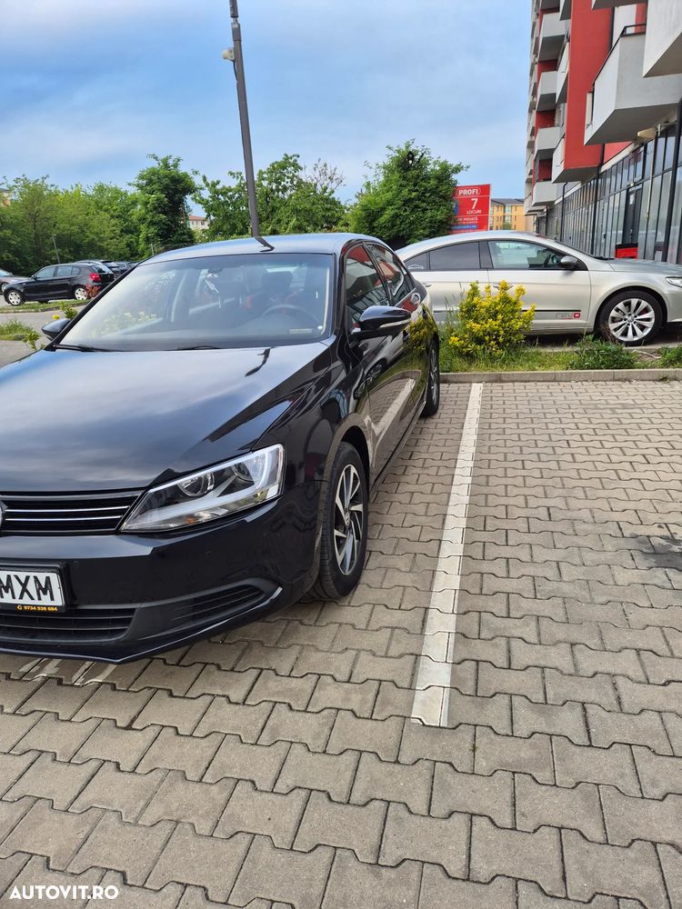 Volkswagen Jetta 1.6 TDI Life - 1