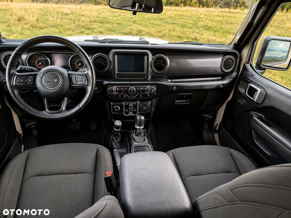 Jeep Wrangler - 5