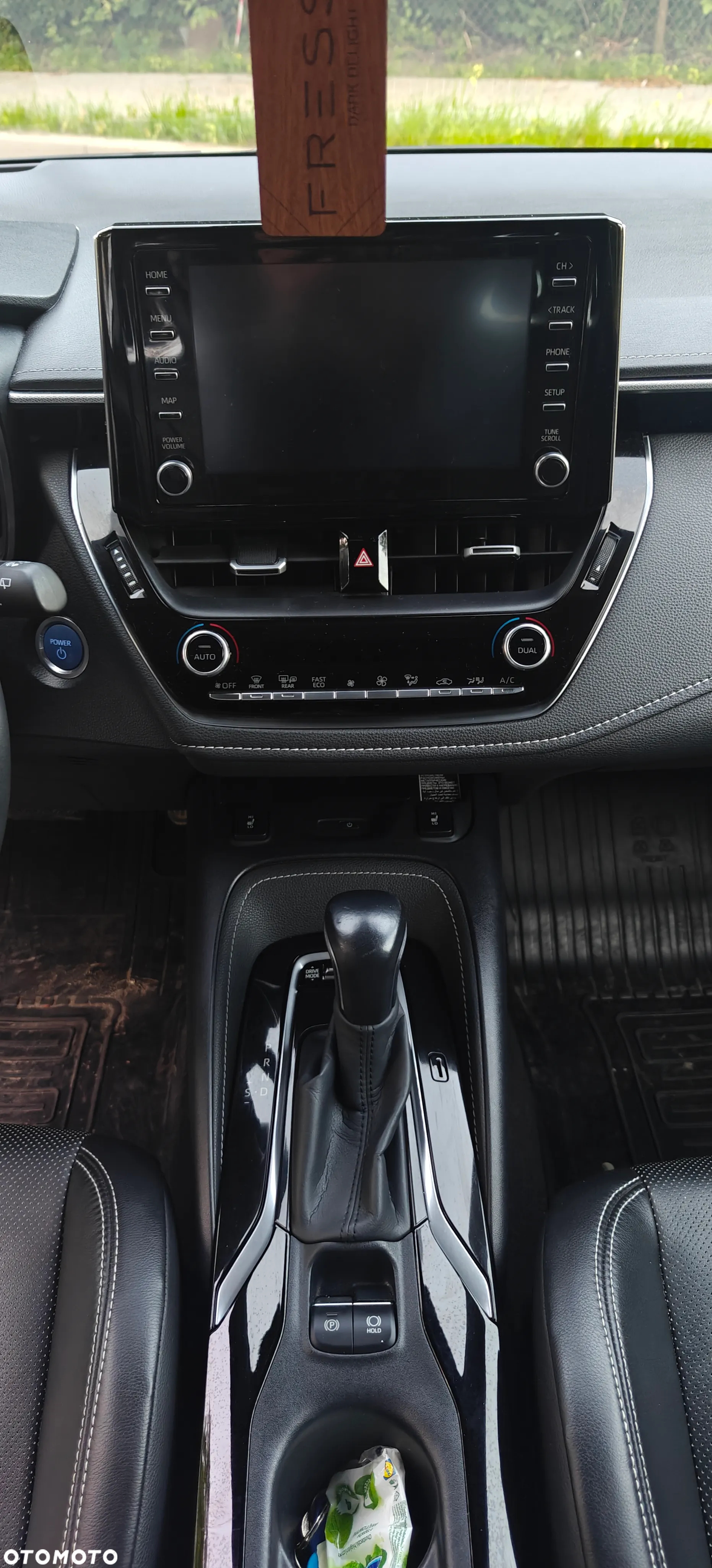 Toyota Corolla 2.0 Hybrid Executive - 10
