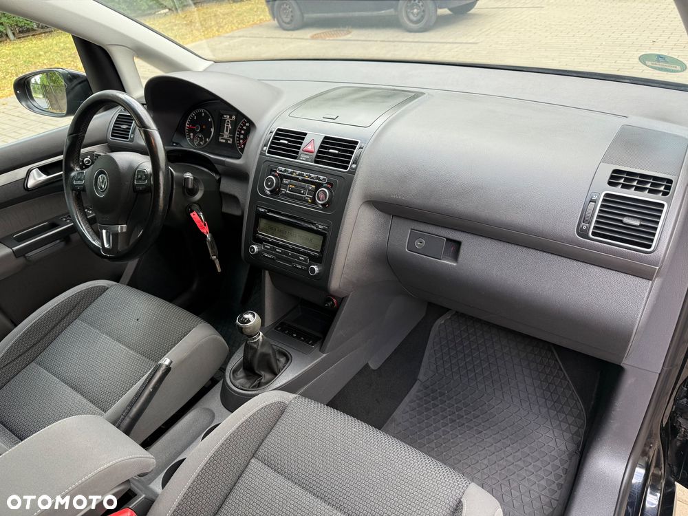 Volkswagen Touran - 15
