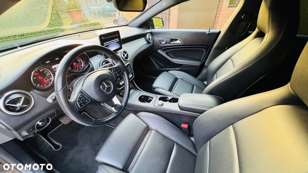Mercedes-Benz CLA 250 7G-DCT Sport - 9