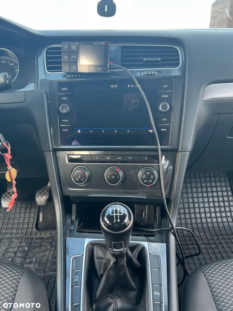 Volkswagen Golf VII 1.6 TDI BMT Trendline - 17