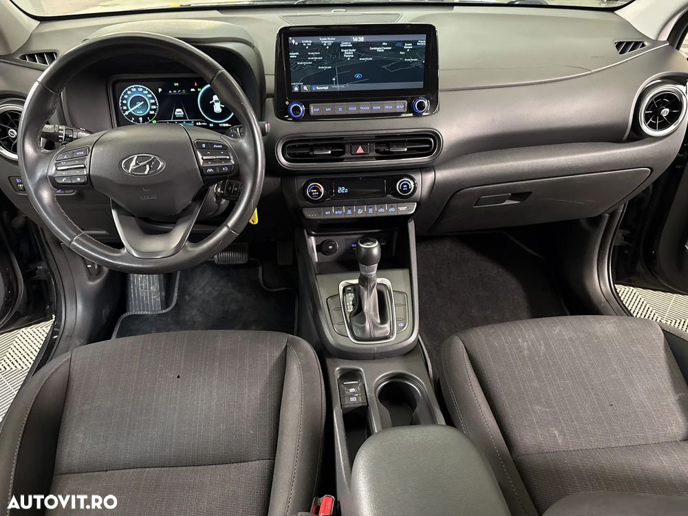 Hyundai KONA - 10