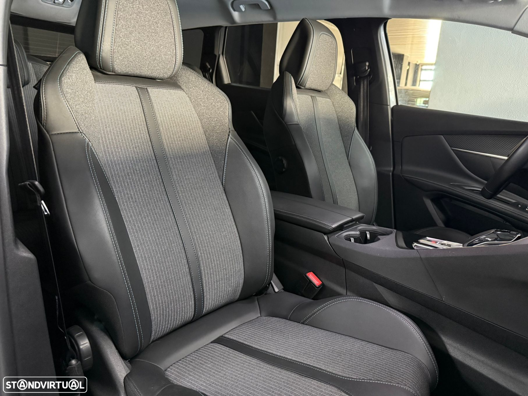 Peugeot 5008 1.5 BlueHDi Allure EAT8 - 13