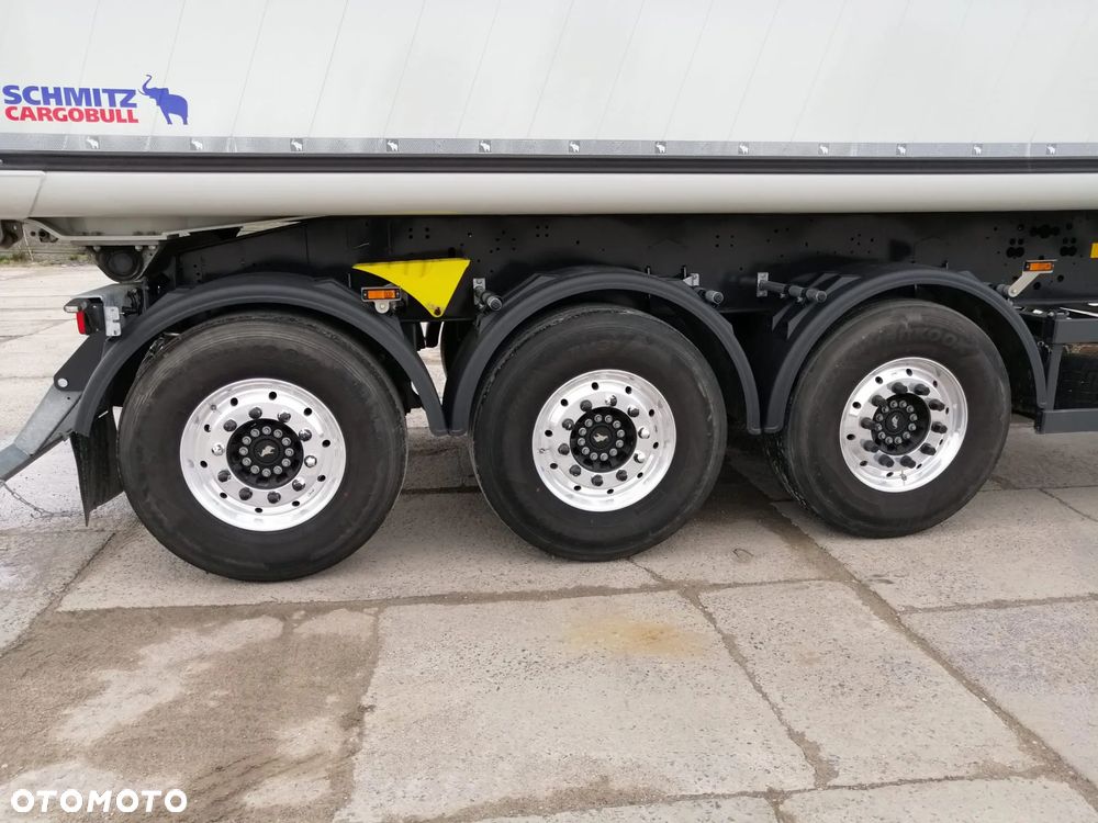 Schmitz Cargobull 145000 netto - 8