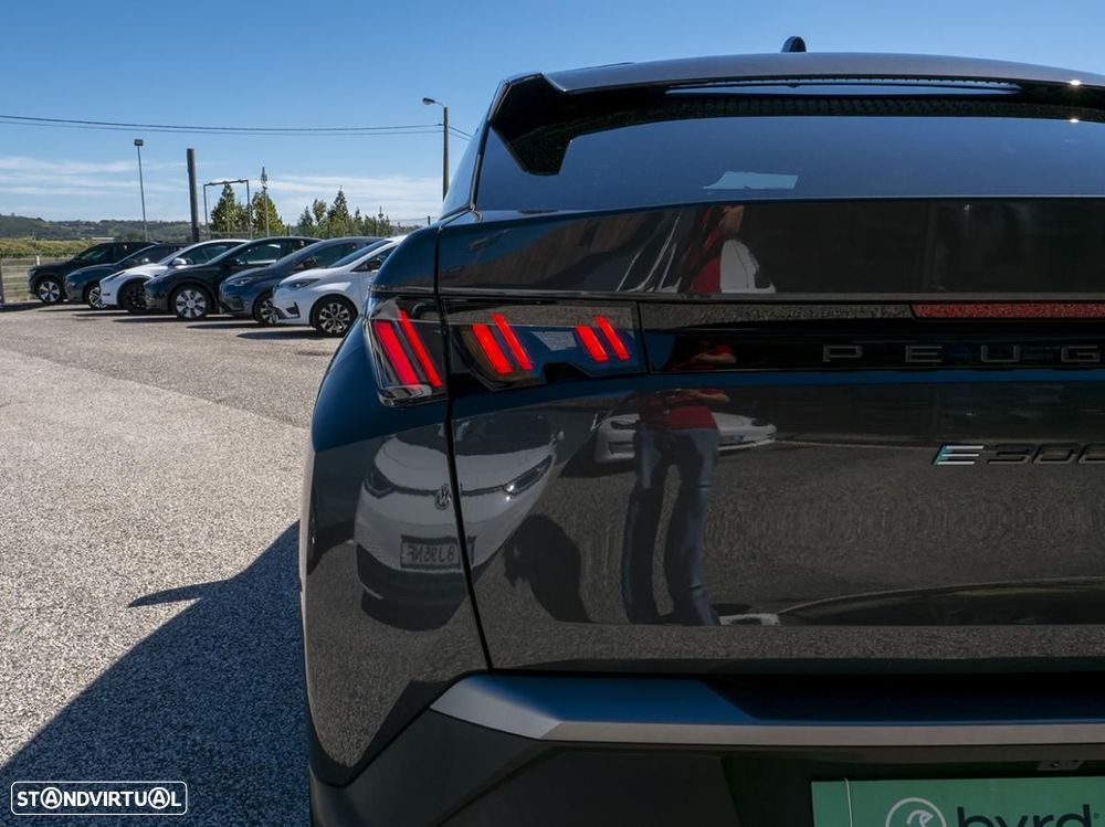 Peugeot E-3008 73 kWh GT - 12