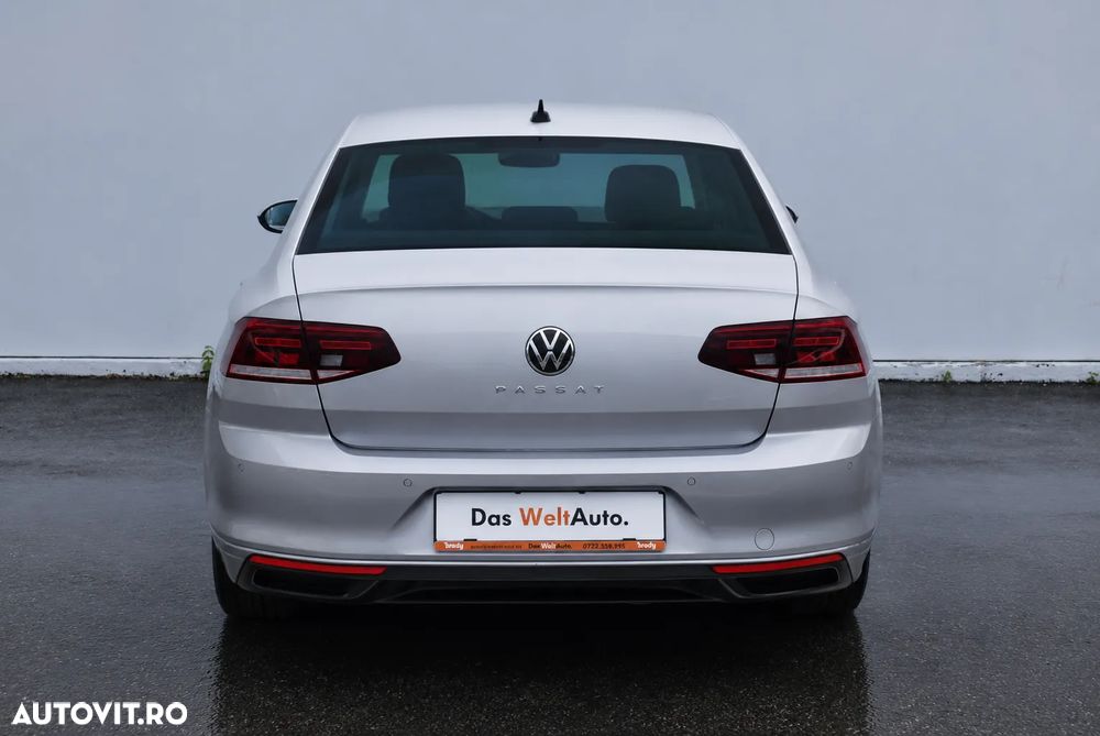 Volkswagen Passat 2.0 TDI DSG Comfortline - 11