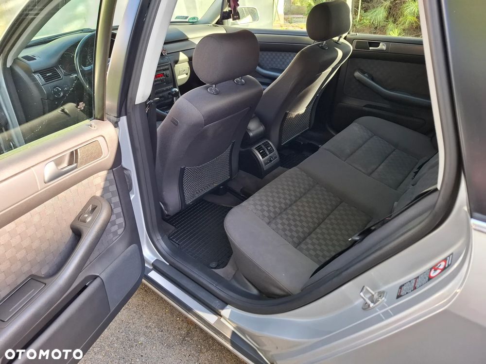 Audi A6 Avant 2.5 TDI - 13