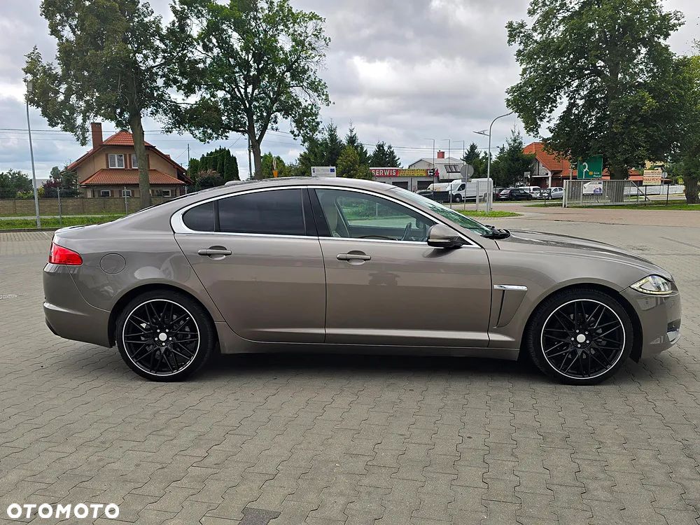 Jaguar XF 2.2 D Premium Luxury - 6