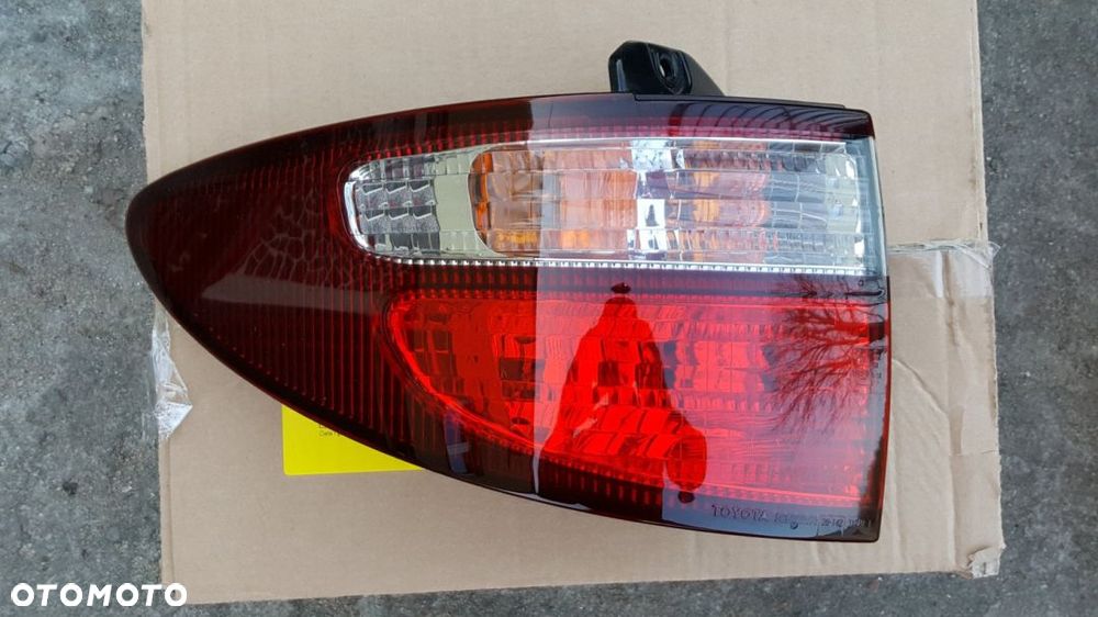 Toyota Previa 00-03 Lampa Tylna Tył Lewa - 1