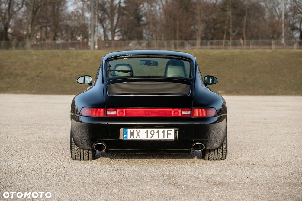 Porsche 911 Carrera 4 - 6