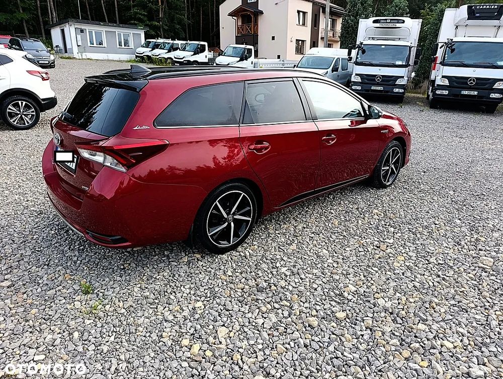 Toyota Auris Hybrid 135 Selection - 11