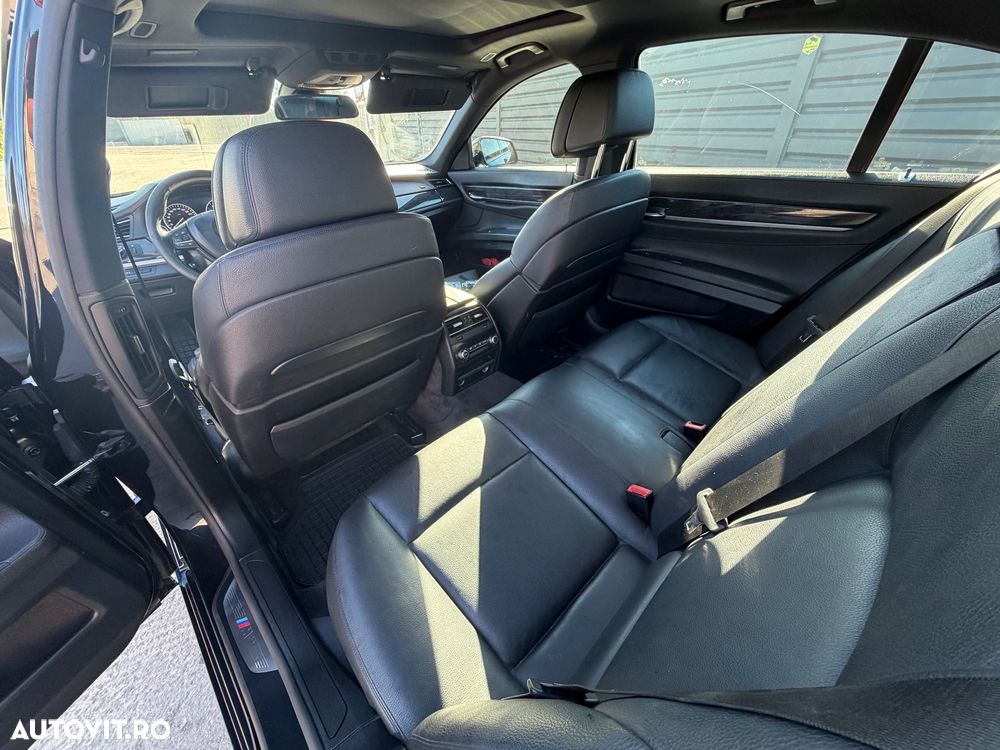 BMW Seria 7 740d Aut. - 10