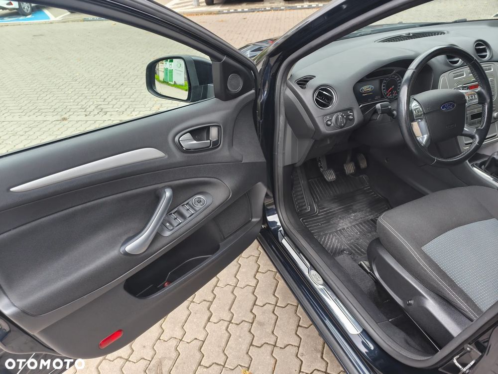 Ford Mondeo - 18