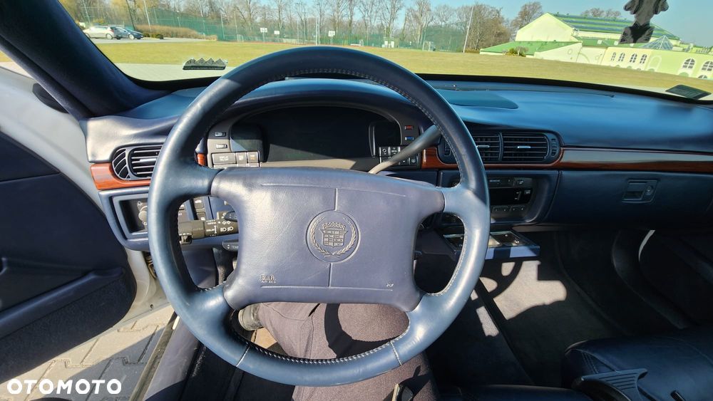 Cadillac Deville 4.6 Concours - 36