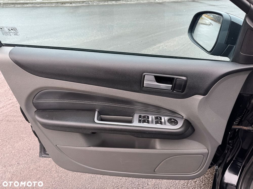 Ford Focus 1.6 TDCi DPF Titanium - 14