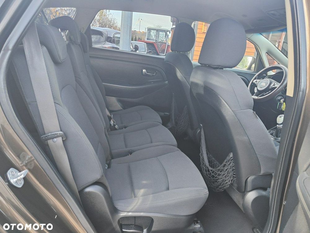 Kia Carens - 25