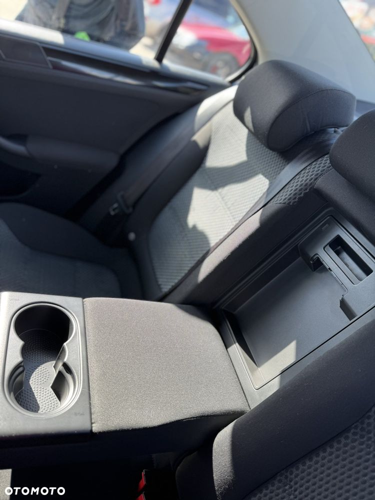 Volkswagen Jetta 1.2 TSI Comfortline - 29