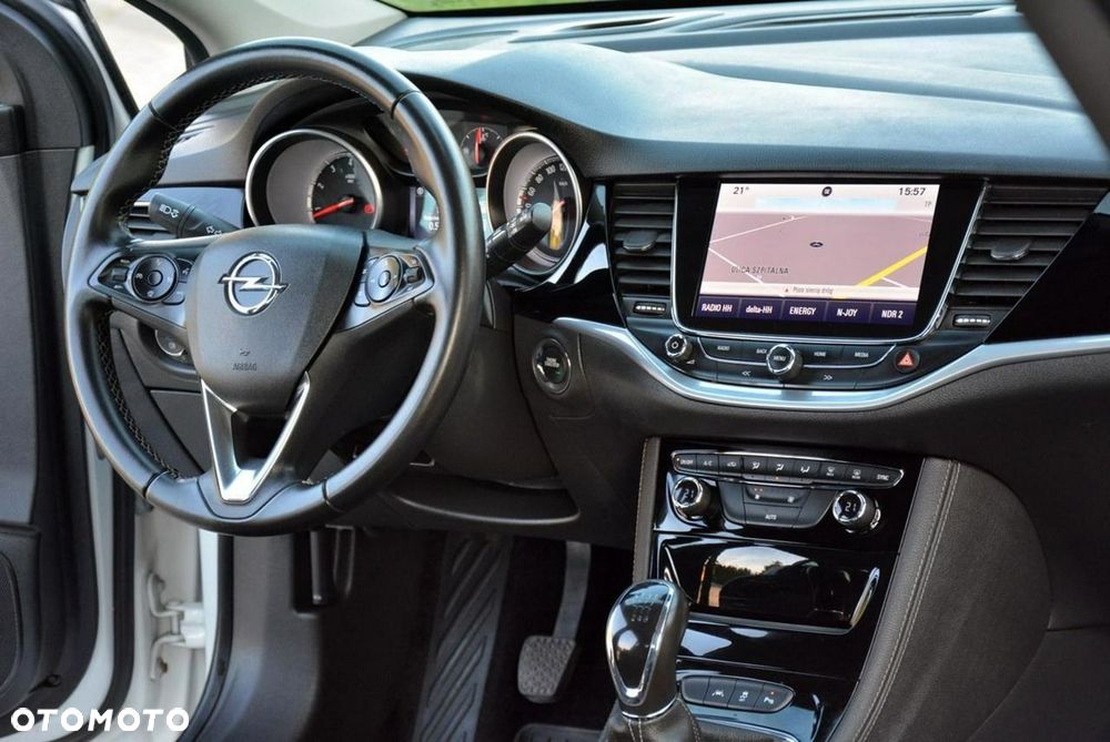 Opel Astra 1.4 Turbo Innovation - 17