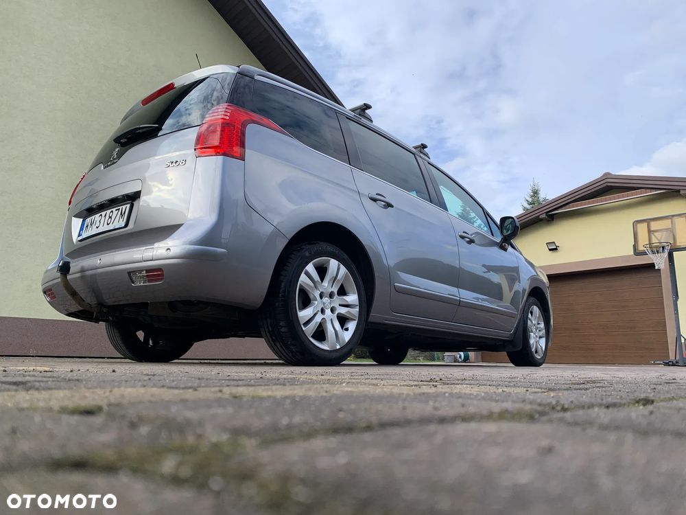 Peugeot 5008 HDI 115 Allure - 11