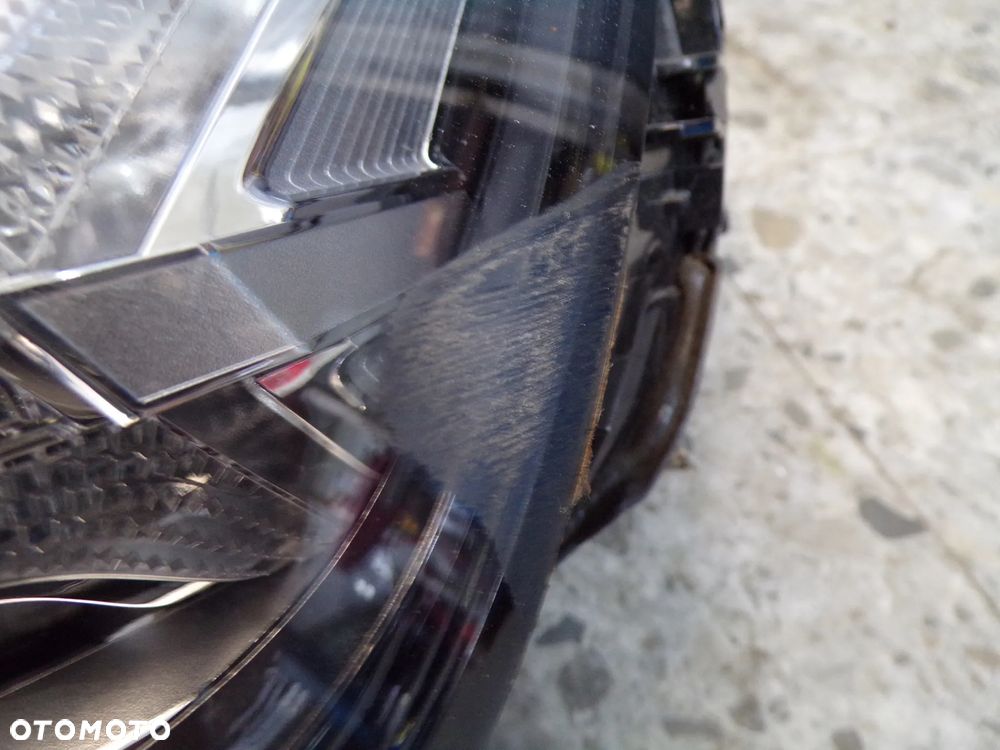 LAMPA LEWY PRAWY PRZÓD AUDI Q7 - 6